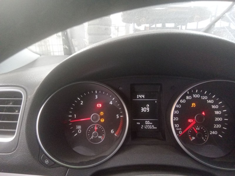 volkswagen golf vi (5k1) del año 2011