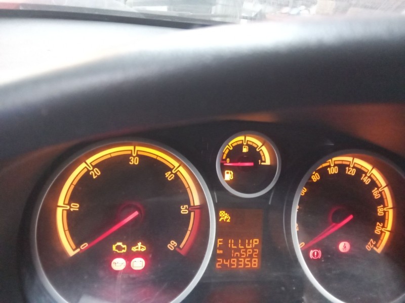 opel corsa d del año 2010