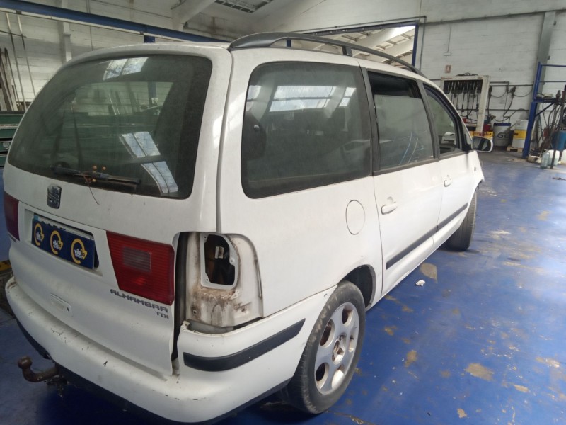 seat alhambra (7v8) del año 2000