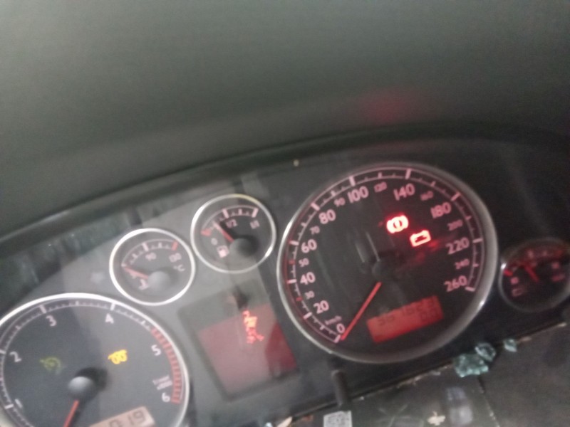 seat alhambra (7v8) del año 2000