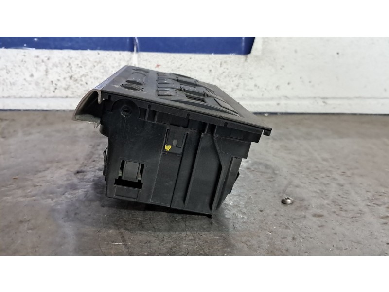 Recambio de mando climatizador para audi a4 avant (8e) 2.5 tdi referencia OEM IAM 8E0820043AB  