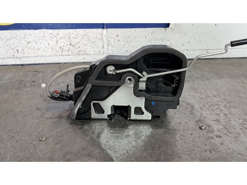 Recambio de cerradura puerta delantera izquierda para bmw serie 3 berlina (e90) 330d referencia OEM IAM   