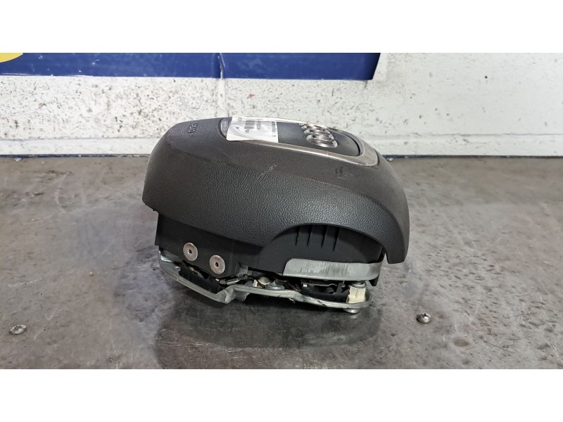 Recambio de volante para audi a4 avant (8e) 2.5 tdi referencia OEM IAM 8P0880201AK  