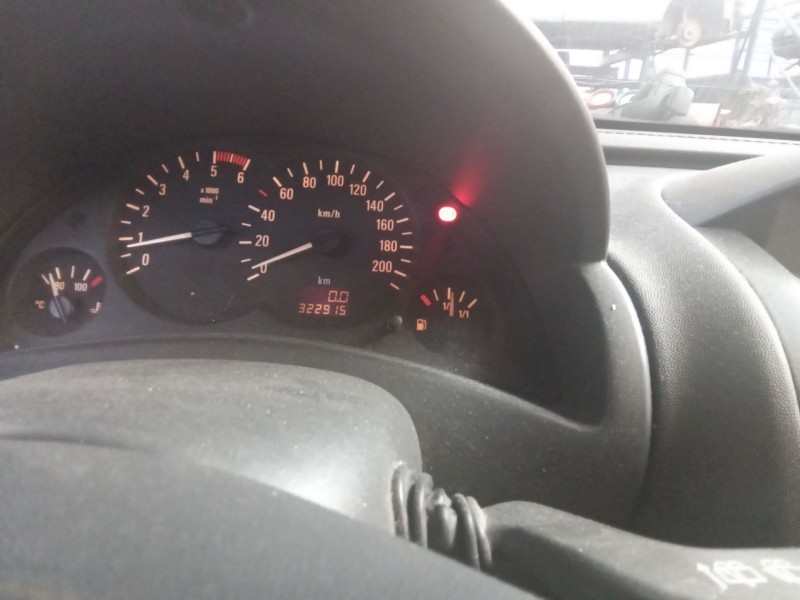 opel corsa c del año 2001