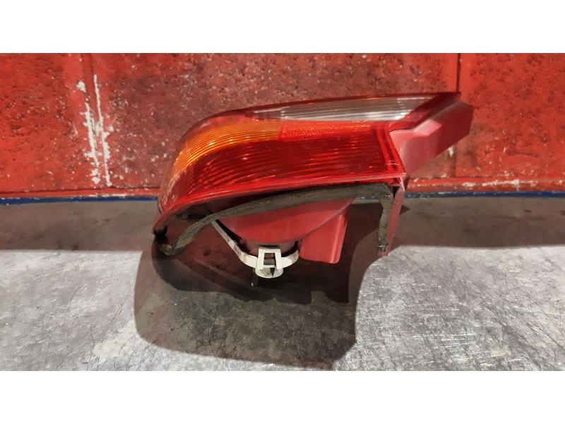 Recambio de piloto trasero derecho para ford focus berlina (cak)  | 0.98 - 0.04  | 0.98 - 0.04 referencia OEM IAM   