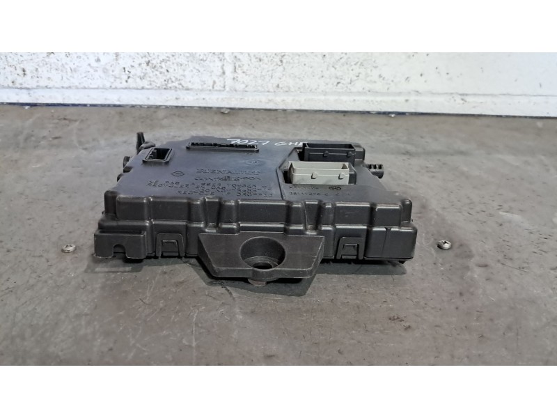 Recambio de centralita bcm para renault kangoo authentique referencia OEM IAM BCM N2  