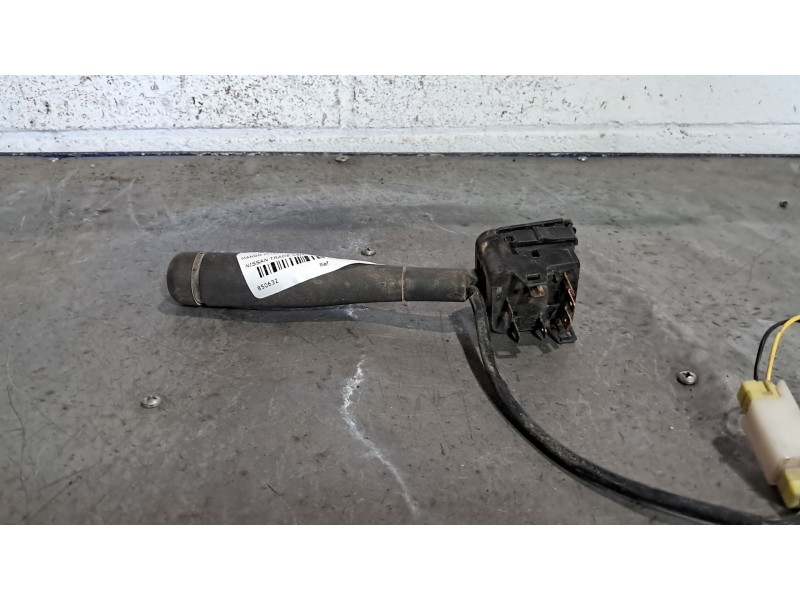 Recambio de mando intermitentes para nissan trade caja/chasis 3.0 referencia OEM IAM   