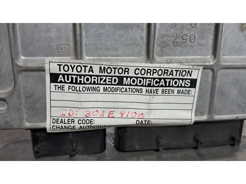 Recambio de centralita motor uce para toyota auris active referencia OEM IAM 302E4100  