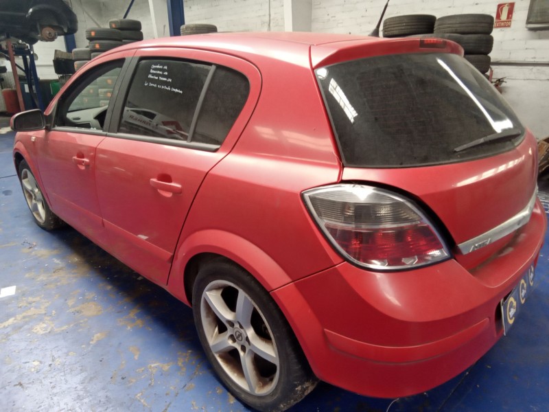 opel astra h berlina del año 2007