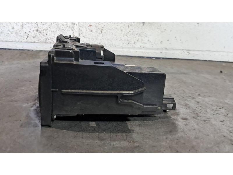 Recambio de mando climatizador para audi a4 1.9 tdi referencia OEM IAM 8D0820043M  