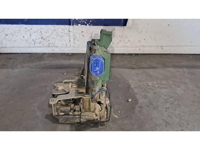 Recambio de cerradura puerta trasera derecha para seat ibiza (6l1) 1.9 sdi referencia OEM IAM 3B4839016AG  