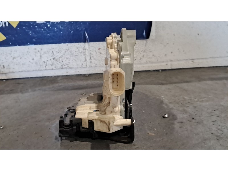 Recambio de cerradura puerta delantera derecha para seat ibiza (6j5) sport referencia OEM IAM 3C1837016A  