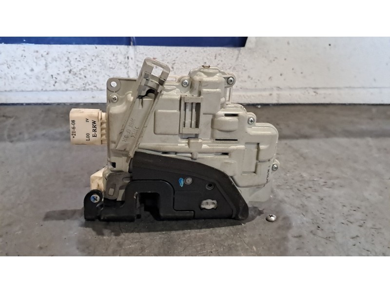 Recambio de cerradura puerta delantera derecha para seat ibiza (6j5) sport referencia OEM IAM 3C1837016A  