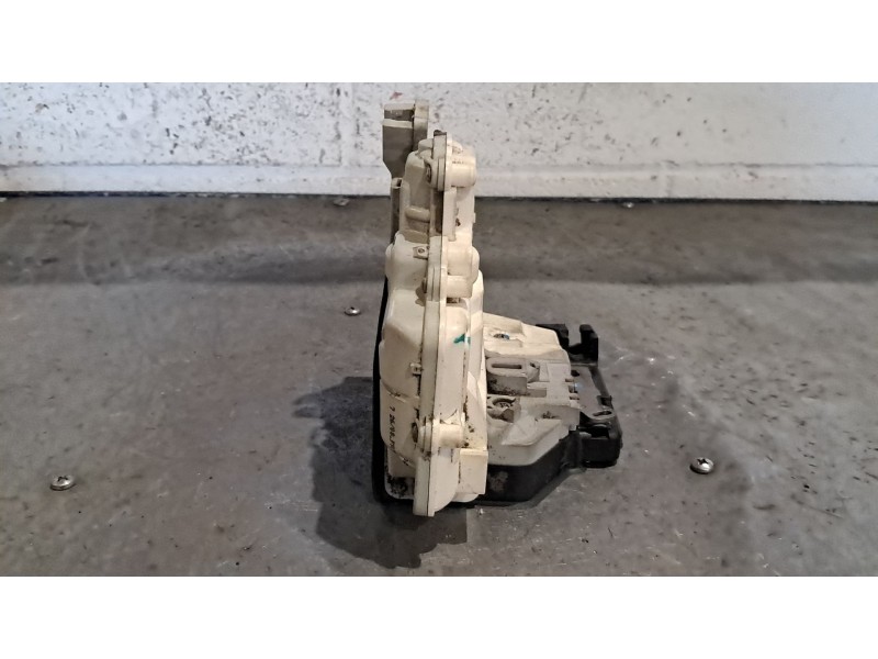 Recambio de cerradura puerta delantera derecha para seat ibiza (6j5) sport referencia OEM IAM 3C1837016A  