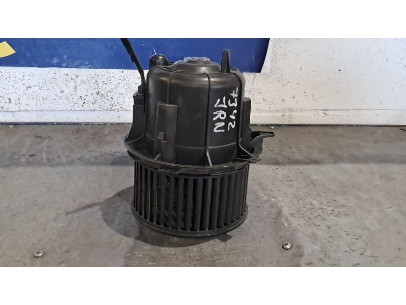 Recambio de motor calefaccion para citroen c4 cactus feel referencia OEM IAM T4054002  