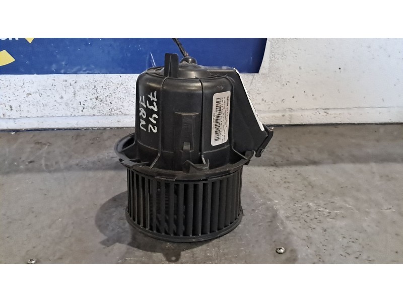 Recambio de motor calefaccion para citroen c4 cactus feel referencia OEM IAM T4054002  