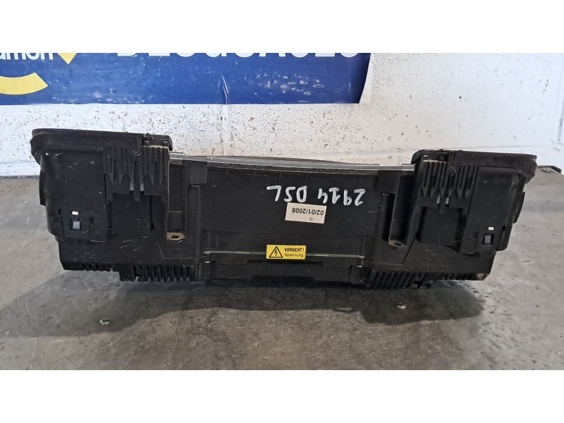 Recambio de cuadro instrumentos para audi a4 avant (8e) 1.9 tdi referencia OEM IAM 8E0820933SX  