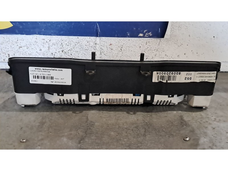 Recambio de cuadro instrumentos para audi a4 1.9 tdi referencia OEM IAM 8D0920900R 09053439804 