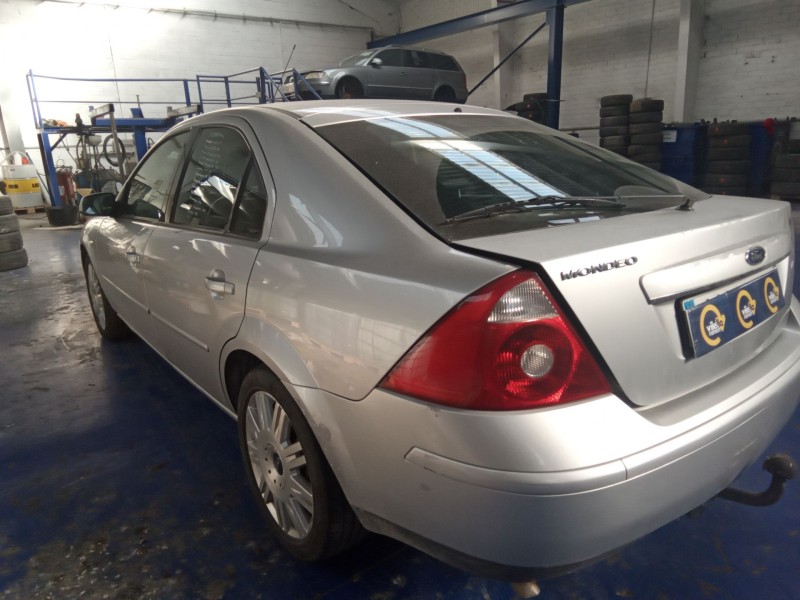 ford mondeo berlina (ge) del año 2004