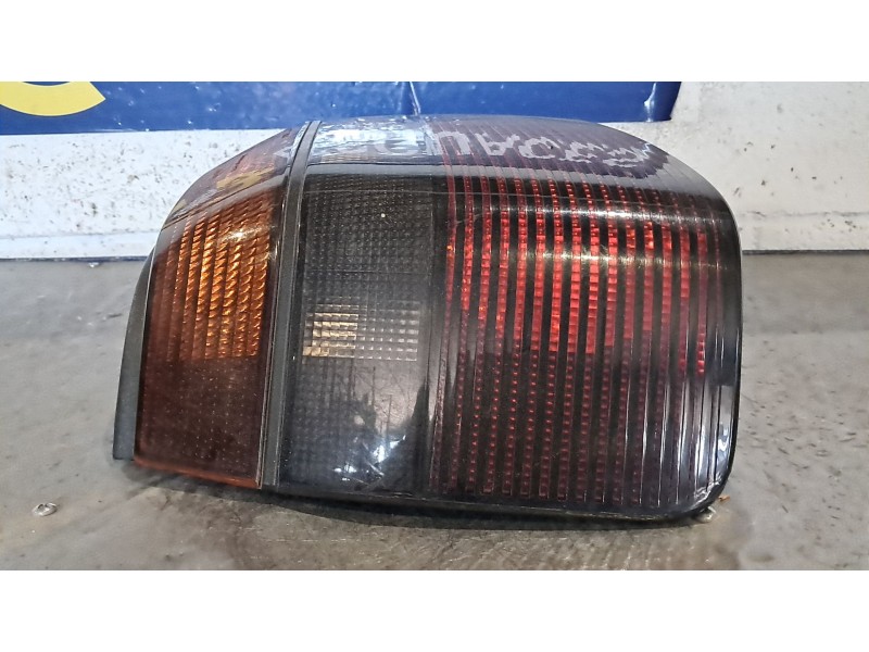 Recambio de piloto trasero izquierdo para volkswagen golf iii berlina (1h1) 1.6 referencia OEM IAM   