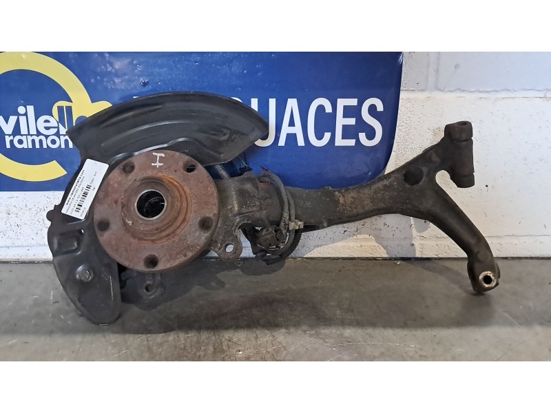 Recambio de mangueta delantera izquierda para audi a4 1.9 tdi referencia OEM IAM 8D0407257  