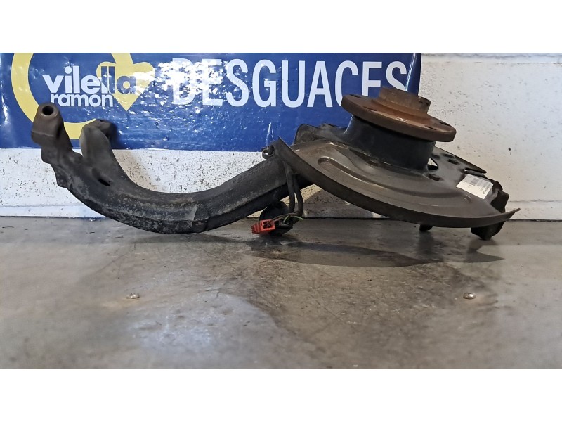 Recambio de mangueta delantera izquierda para audi a4 1.9 tdi referencia OEM IAM 8D0407257  