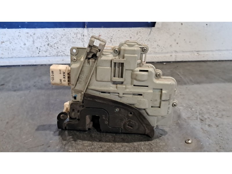 Recambio de cerradura puerta trasera derecha para seat leon (1p1) stylance / style referencia OEM IAM 1P0839016  