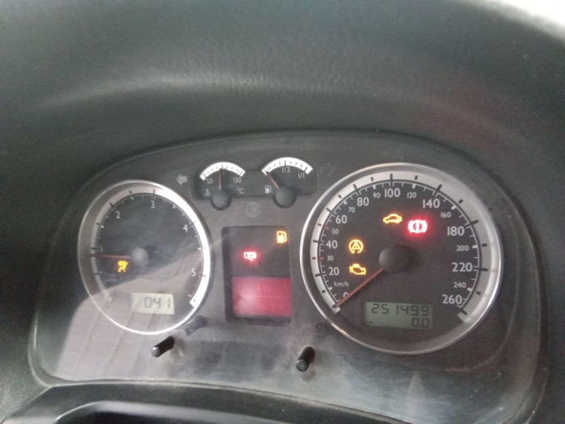 volkswagen golf iv berlina (1j1) del año 2000