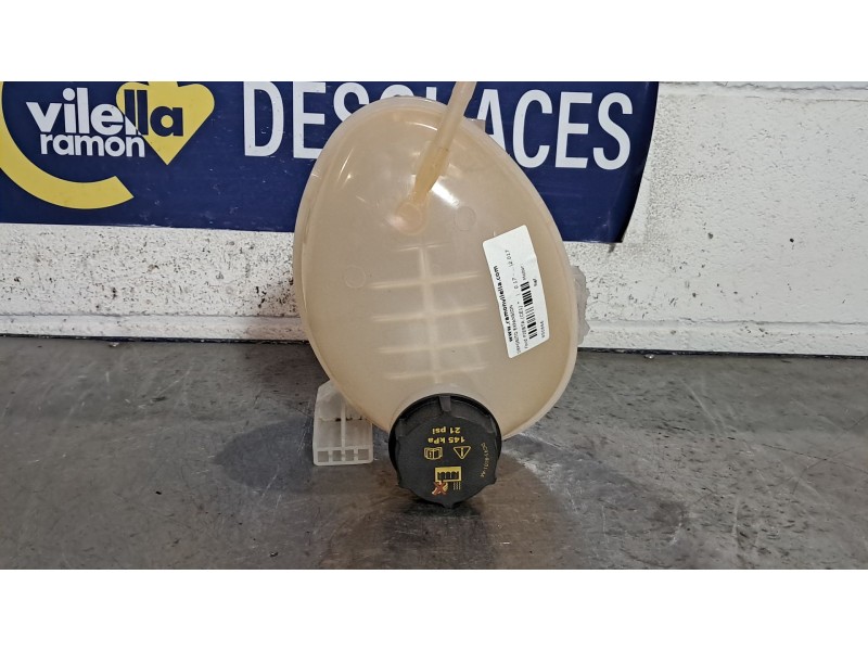 Recambio de deposito expansion para ford fiesta (ce1)  | 0.17 - ...  | 0.17 - ... referencia OEM IAM GN118A080AA  