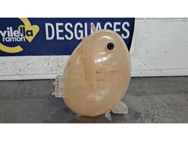 Recambio de deposito expansion para ford fiesta (ce1)  | 0.17 - ...  | 0.17 - ... referencia OEM IAM GN118A080AA  