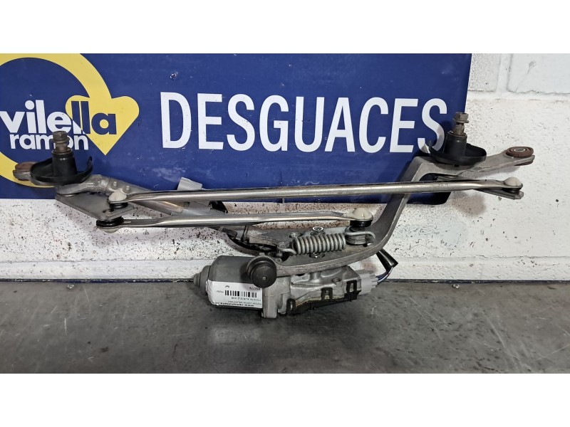 Recambio de motor limpia delantero para toyota auris active referencia OEM IAM   