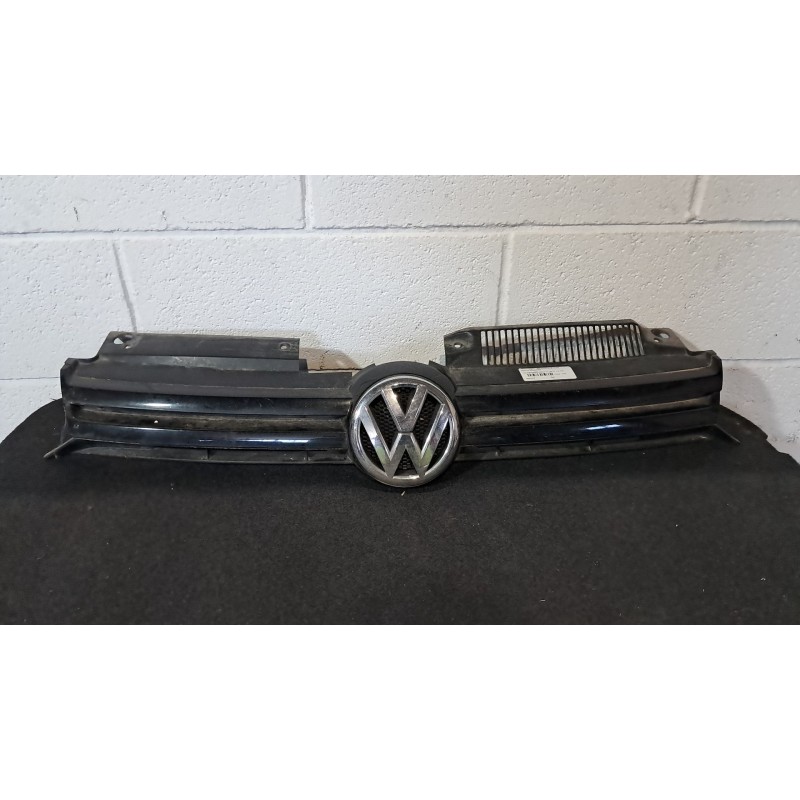 Recambio de rejilla delantera para volkswagen golf vi (5k1) 1.6 tdi | 0.08 - ... 1.6 tdi | 0.08 - ... referencia OEM IAM 5K08536