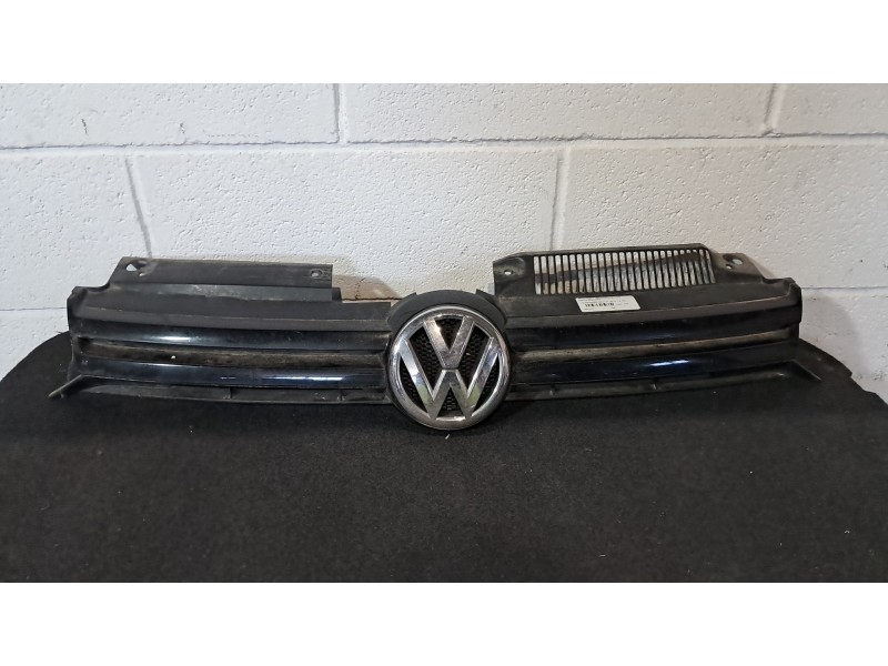 Recambio de rejilla delantera para volkswagen golf vi (5k1) 1.6 tdi | 0.08 - ... 1.6 tdi | 0.08 - ... referencia OEM IAM 5K08536