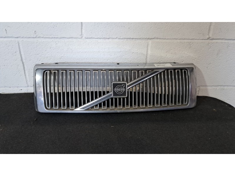 Recambio de rejilla delantera para volvo 740 740 2.0 glt referencia OEM IAM   