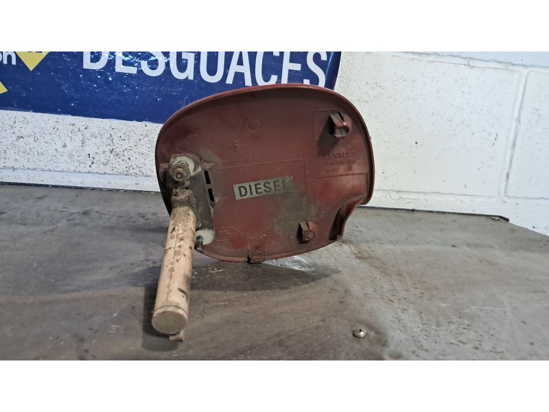 Recambio de tapa exterior combustible para renault clio ii fase ii (b/cb0) campus referencia OEM IAM    Recambio de tapa exterior combustible para renault clio ii fase ii (b/cb0) campus referencia OEM IAM