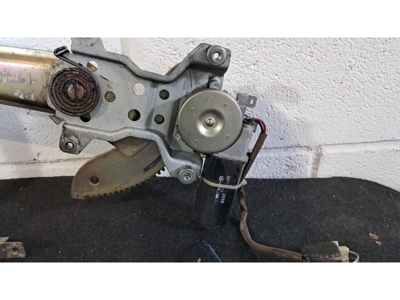 Recambio de elevalunas delantero derecho para kia carnival ii 2.9 cdri ex referencia OEM IAM   