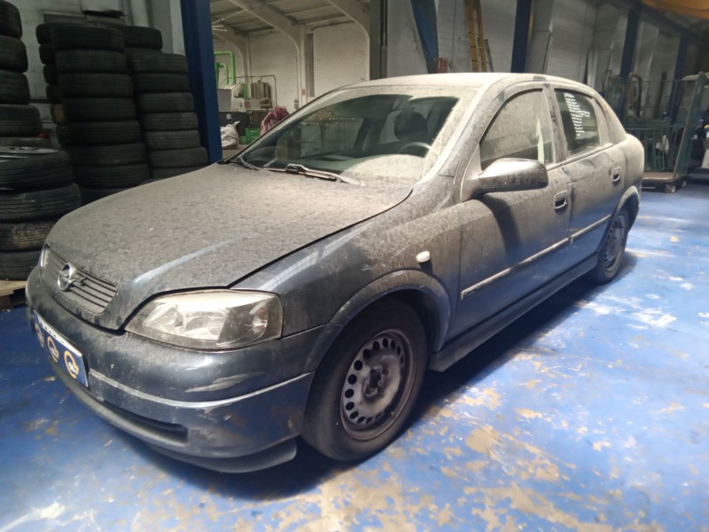 opel astra g berlina del año 2002