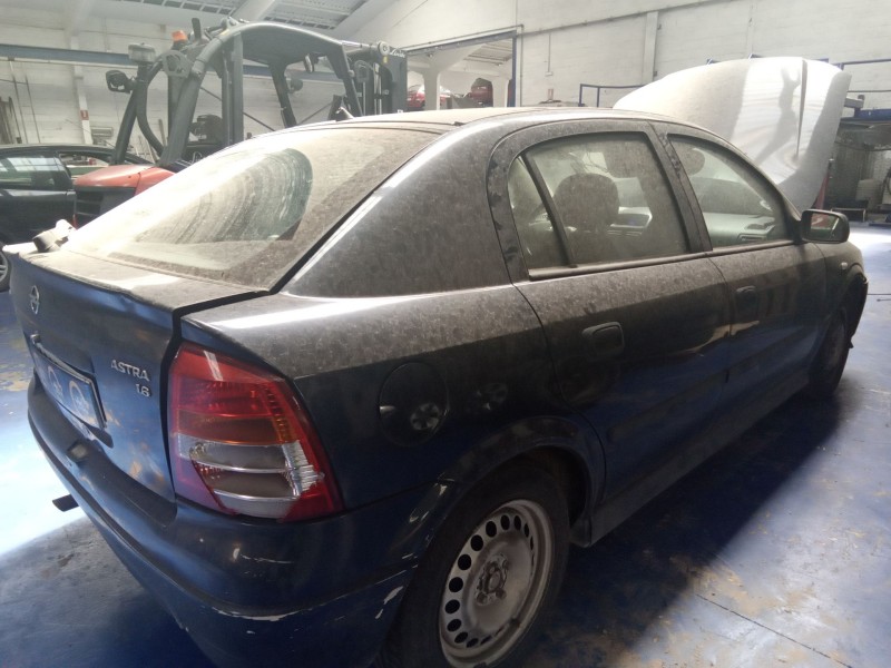 opel astra g berlina del año 2002