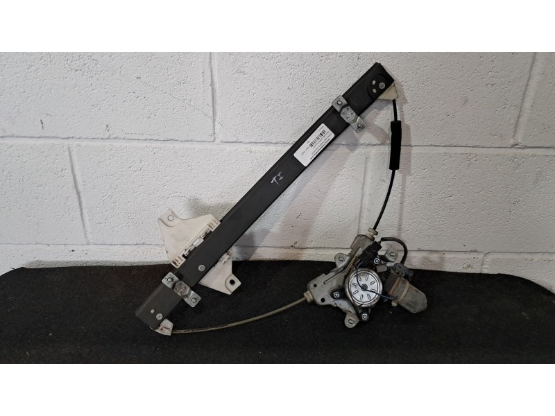 Recambio de elevalunas trasero izquierdo para chevrolet captiva 2.0 vcdi ls referencia OEM IAM   