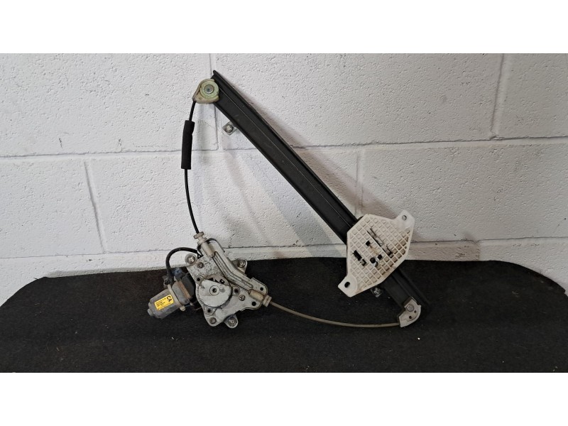 Recambio de elevalunas trasero izquierdo para chevrolet captiva 2.0 vcdi ls referencia OEM IAM   