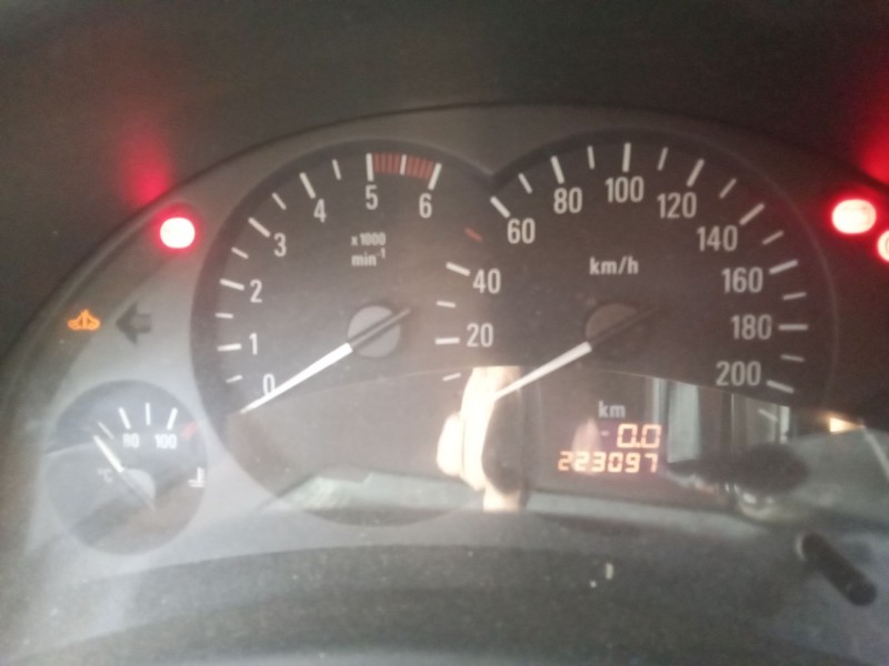 opel corsa c del año 2001