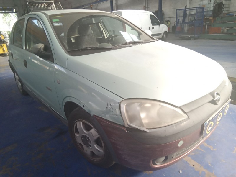 opel corsa c del año 2001