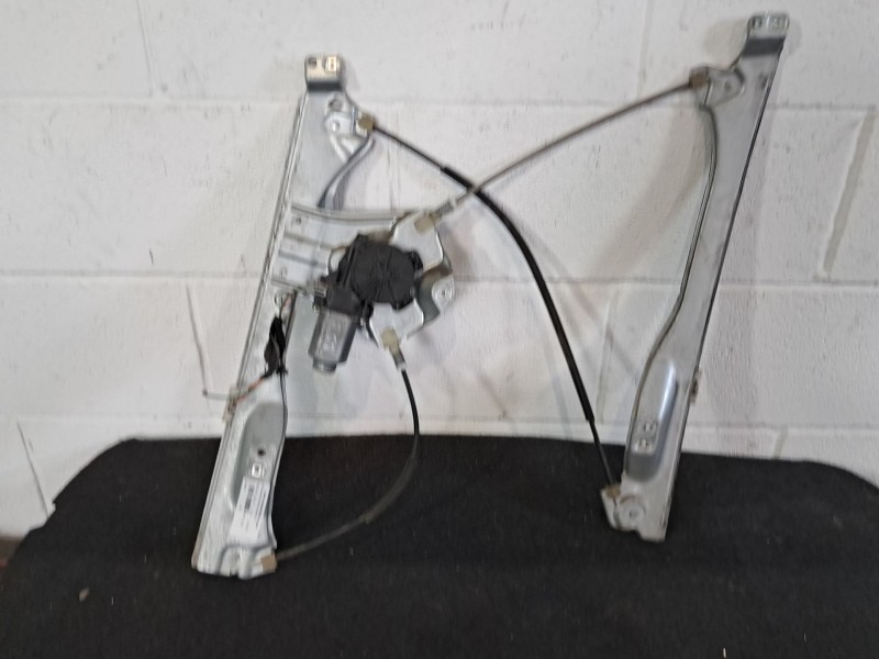 Recambio de elevalunas delantero derecho para renault clio iii  | 0.05 - ...  | 0.05 - ... referencia OEM IAM    Recambio de elevalunas delantero derecho para renault clio iii  | 0.05 - ...  | 0.05 - ... referencia OEM IAM