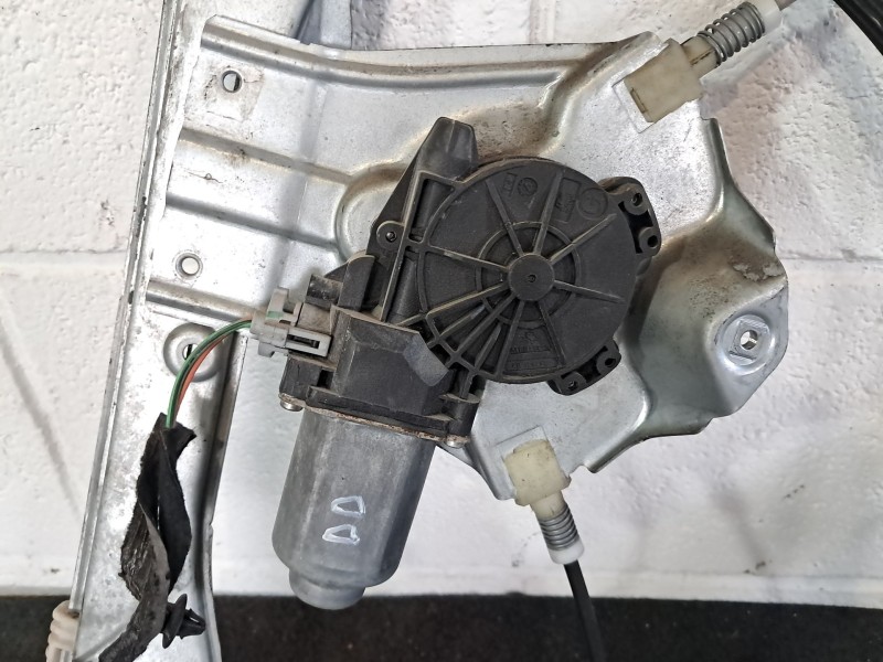 Recambio de elevalunas delantero derecho para renault clio iii  | 0.05 - ...  | 0.05 - ... referencia OEM IAM    Recambio de elevalunas delantero derecho para renault clio iii  | 0.05 - ...  | 0.05 - ... referencia OEM IAM
