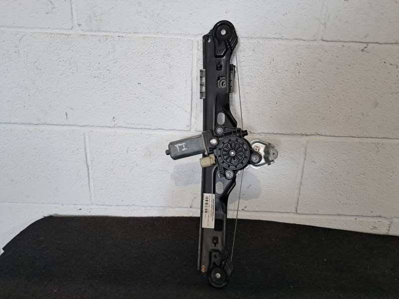 Recambio de elevalunas trasero izquierdo para mercedes clase c (w203) berlina referencia OEM IAM   