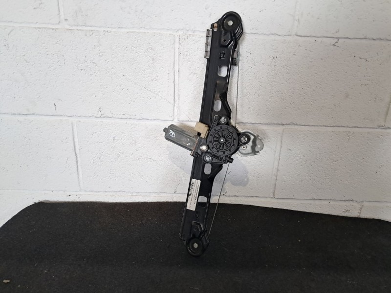 Recambio de elevalunas trasero derecho para mercedes clase c (w203) berlina referencia OEM IAM   