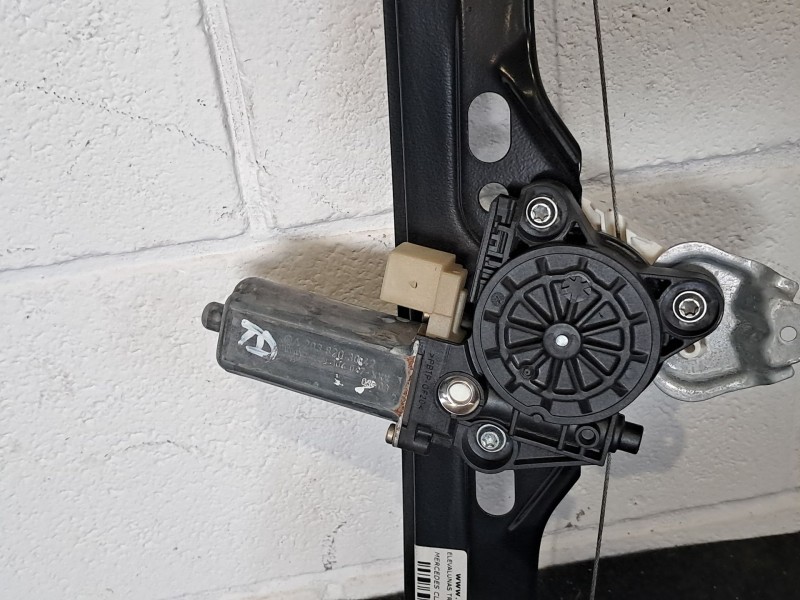 Recambio de elevalunas trasero derecho para mercedes clase c (w203) berlina referencia OEM IAM   