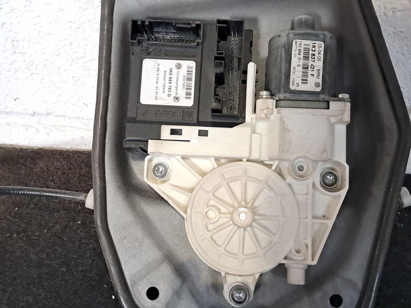 Recambio de elevalunas delantero izquierdo para volkswagen golf v berlina (1k1) gti referencia OEM IAM   