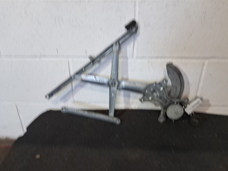 Recambio de elevalunas delantero izquierdo para daihatsu terios 1.5 sx 4wd referencia OEM IAM   