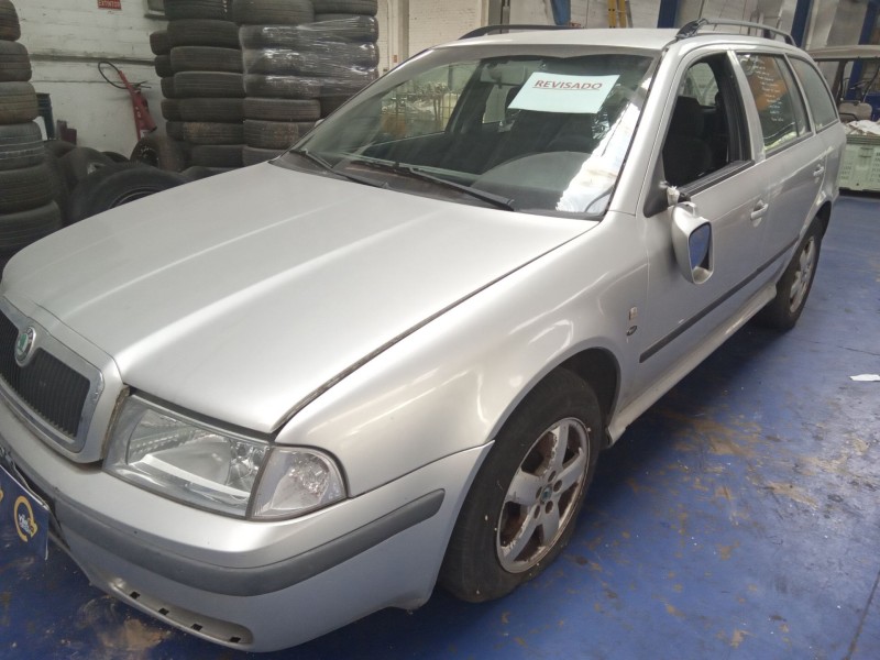 skoda octavia combi (1u5) del año 2002